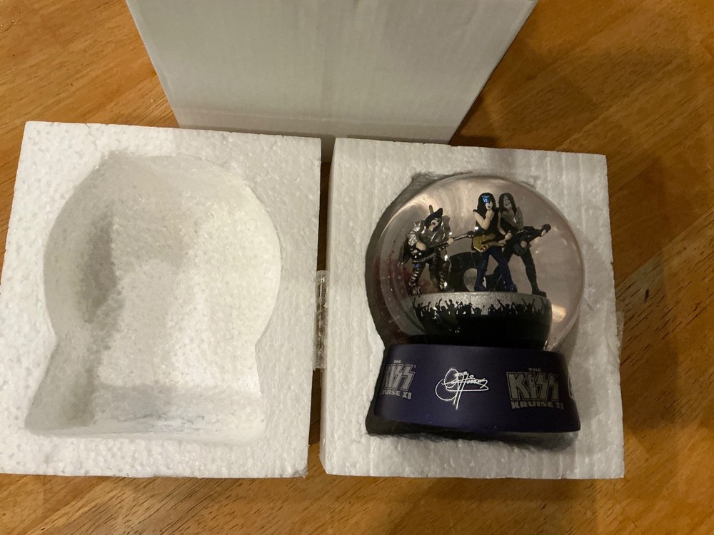 KISS KRUISE XI Snow Globe Crystal Ball Memorabilia Rock Band KISS Story at Sea