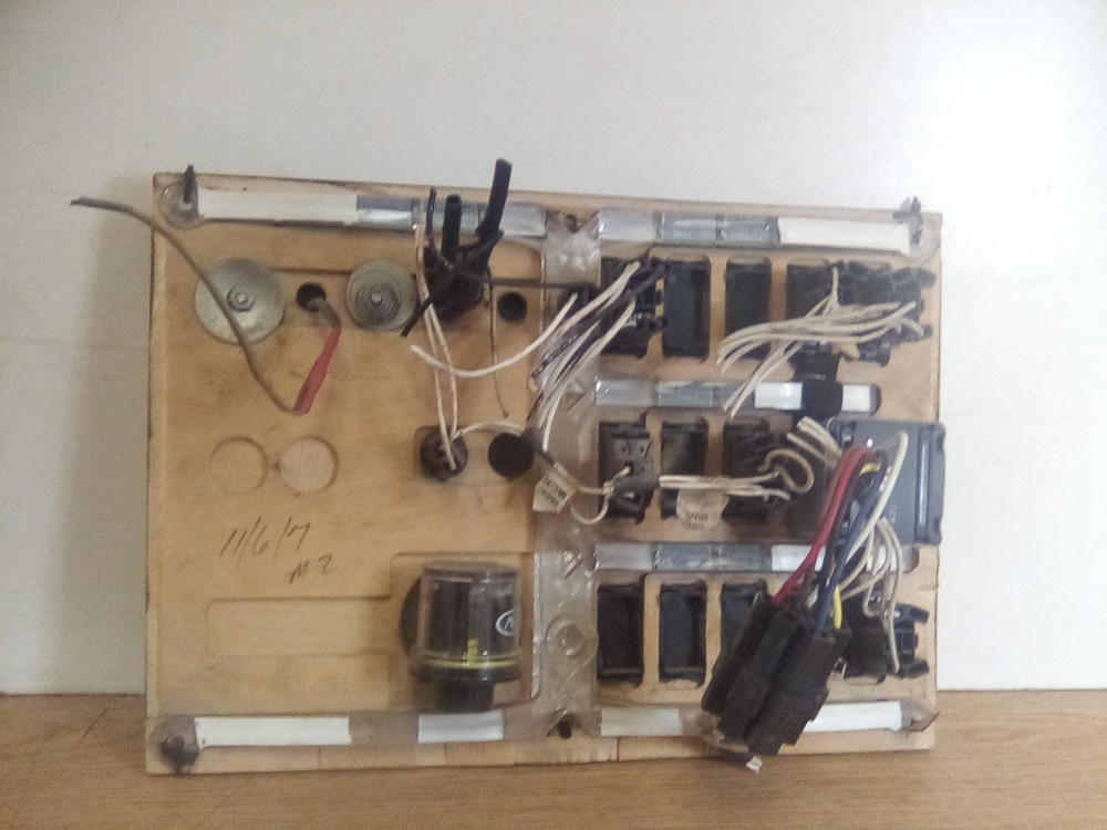 Mack Dash Switch Panel 84MT512M28