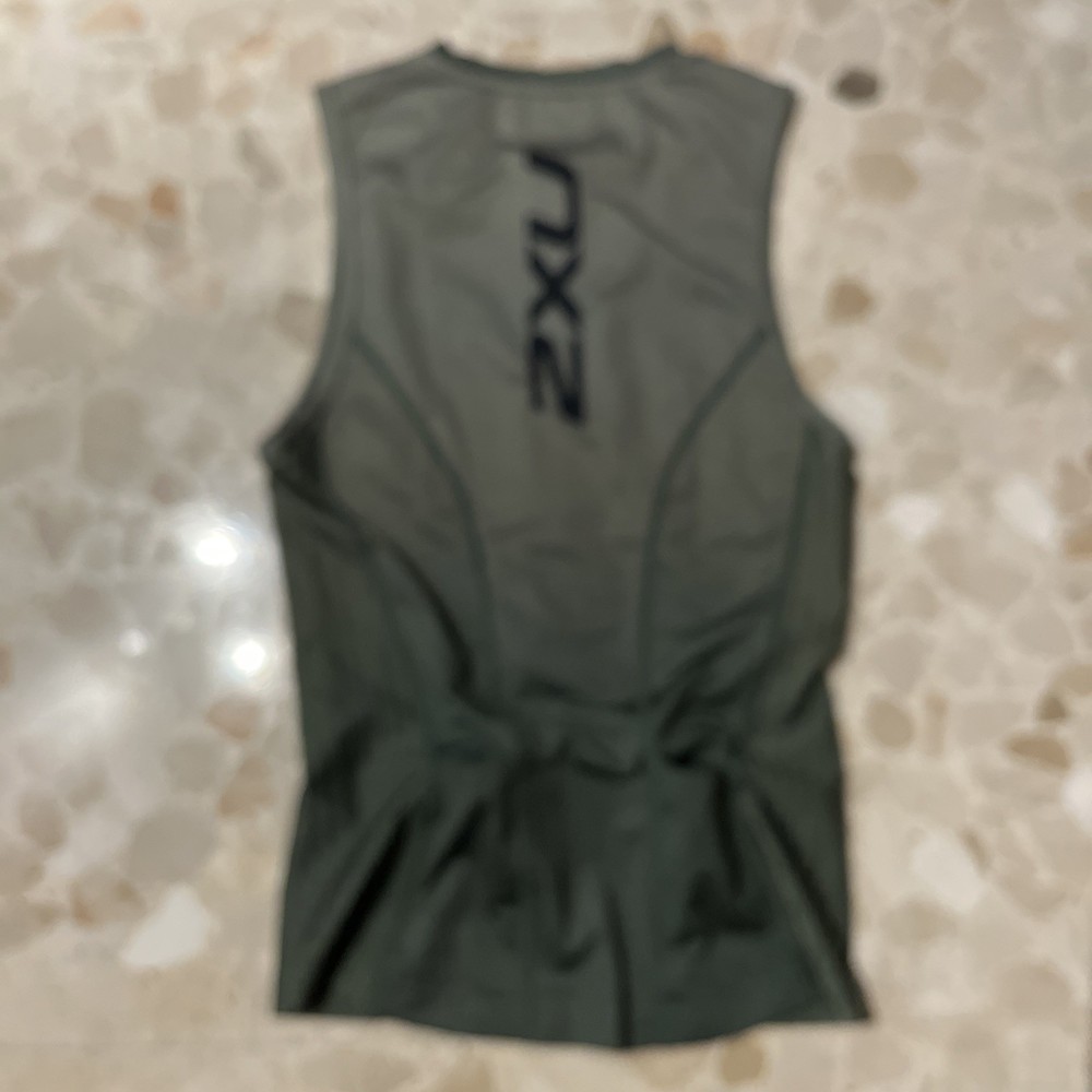 2xu triathlon Top