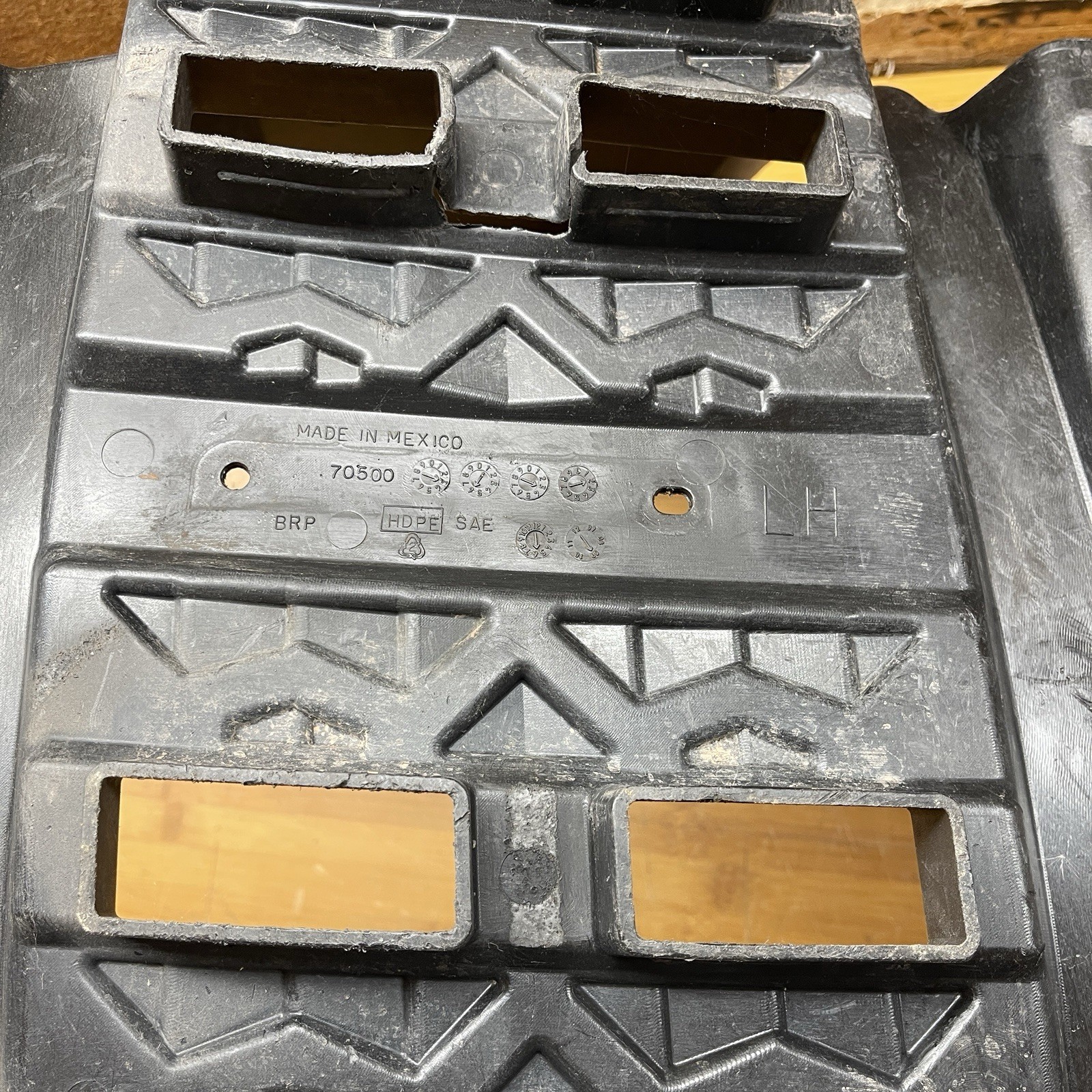 Can-AM OEM LH Footwell Outlander 400 650 800R *CRACKED* 705003632