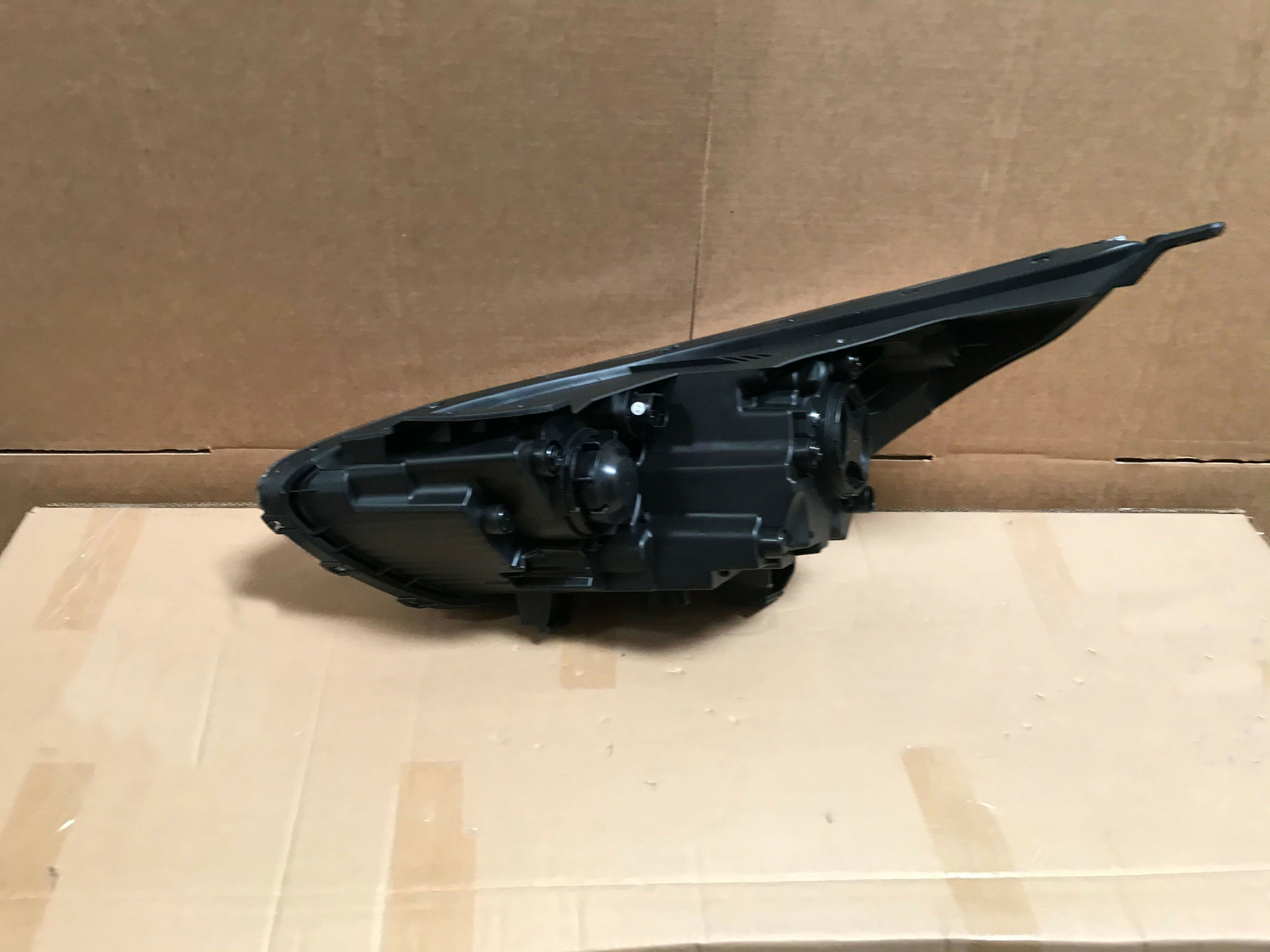 Headlight Assembly for 2019 2020 Kia Forte Sedan Passenger Halogen no LED w Bulb