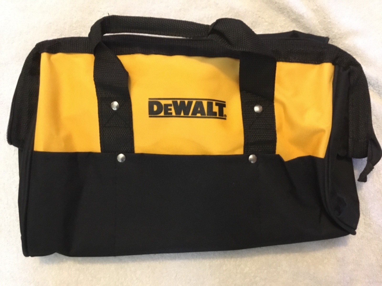 New Dewalt Heavy Duty Ballistic Nylon Tool Bag 15” w Runners & 3 outside Pockets