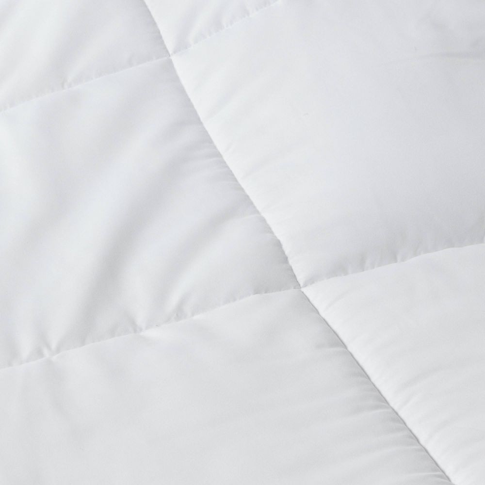 Room Essentials Percale Comforter Box Quilting Lightweight Fabric, White, King