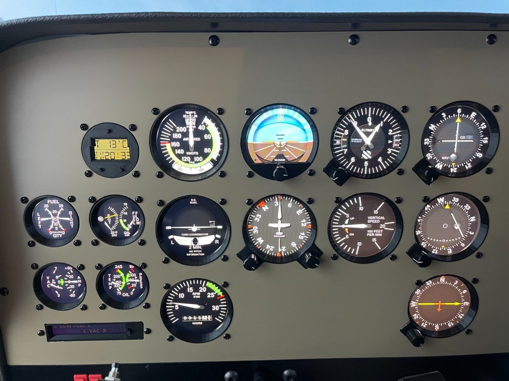 Cessna 172 Full-Size Immersive Flight Simulator – Professional Grade