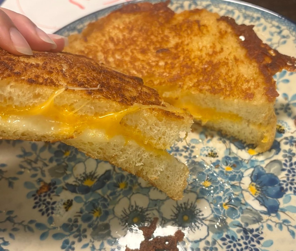 15H Delay Timer, 60Min Keep Warm, 2LB Capacity Bread Machine