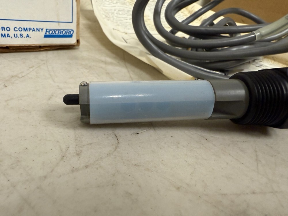 FOXBORO 910 EA3 2B1117 CONDUCTIVITY CELL