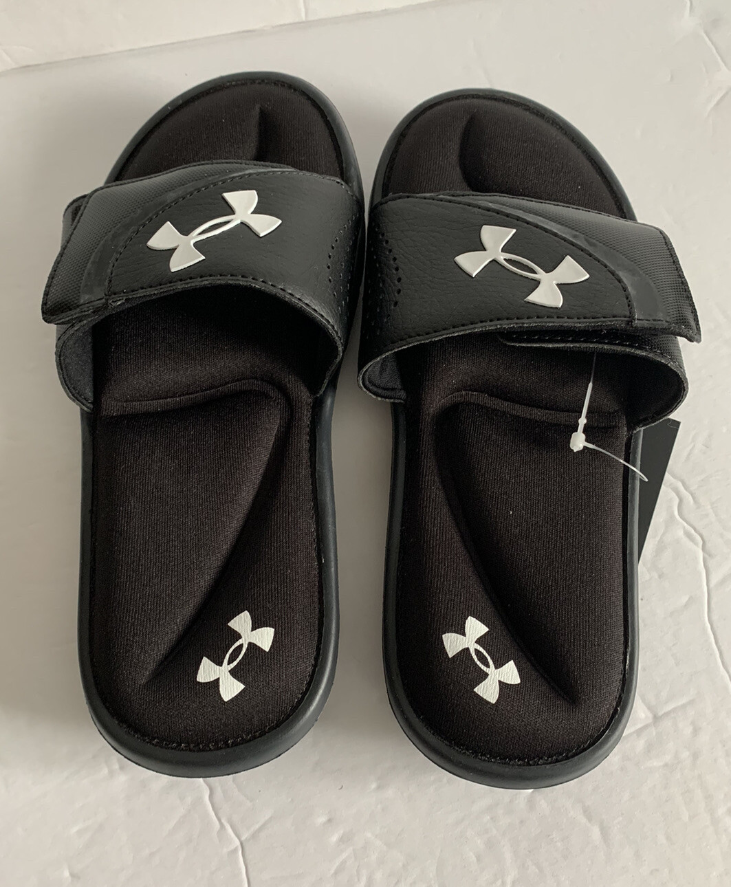 Under Armour UA B Ignite VI SL NEW w/Tags 3022728-001 Youth Black Slides Size 4