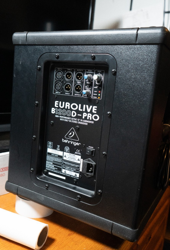 behringer eurolive b1200d-pro