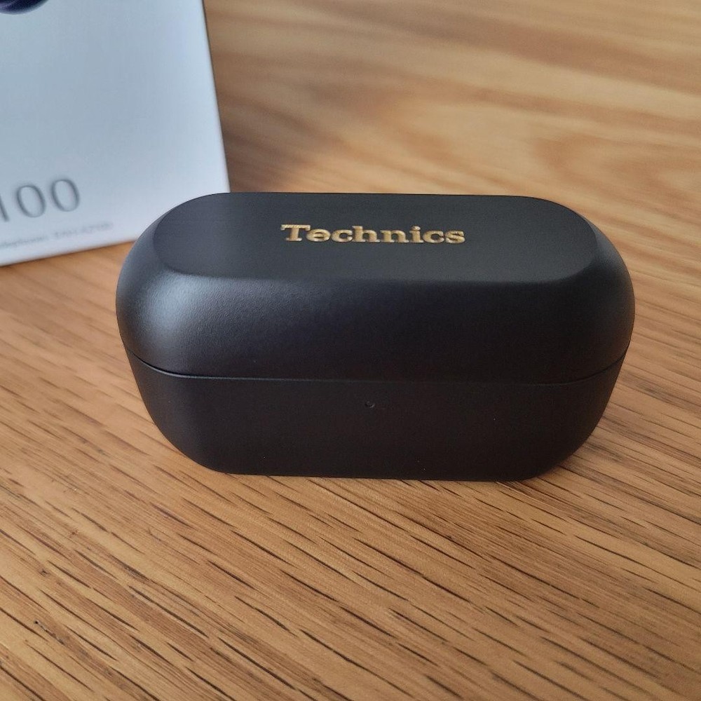 【Case only】Technics EAH-AZ100 Charging Panasonic Black from JPN