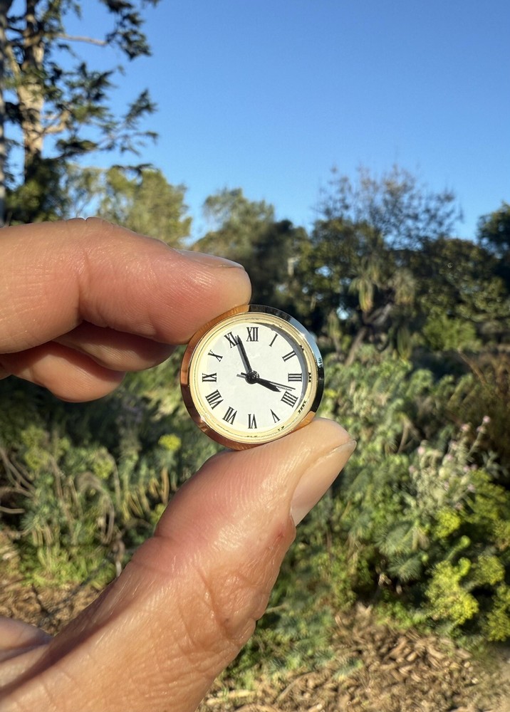 Tiny Miniature Working Quartz Clock 23mm with pre-installed new battery