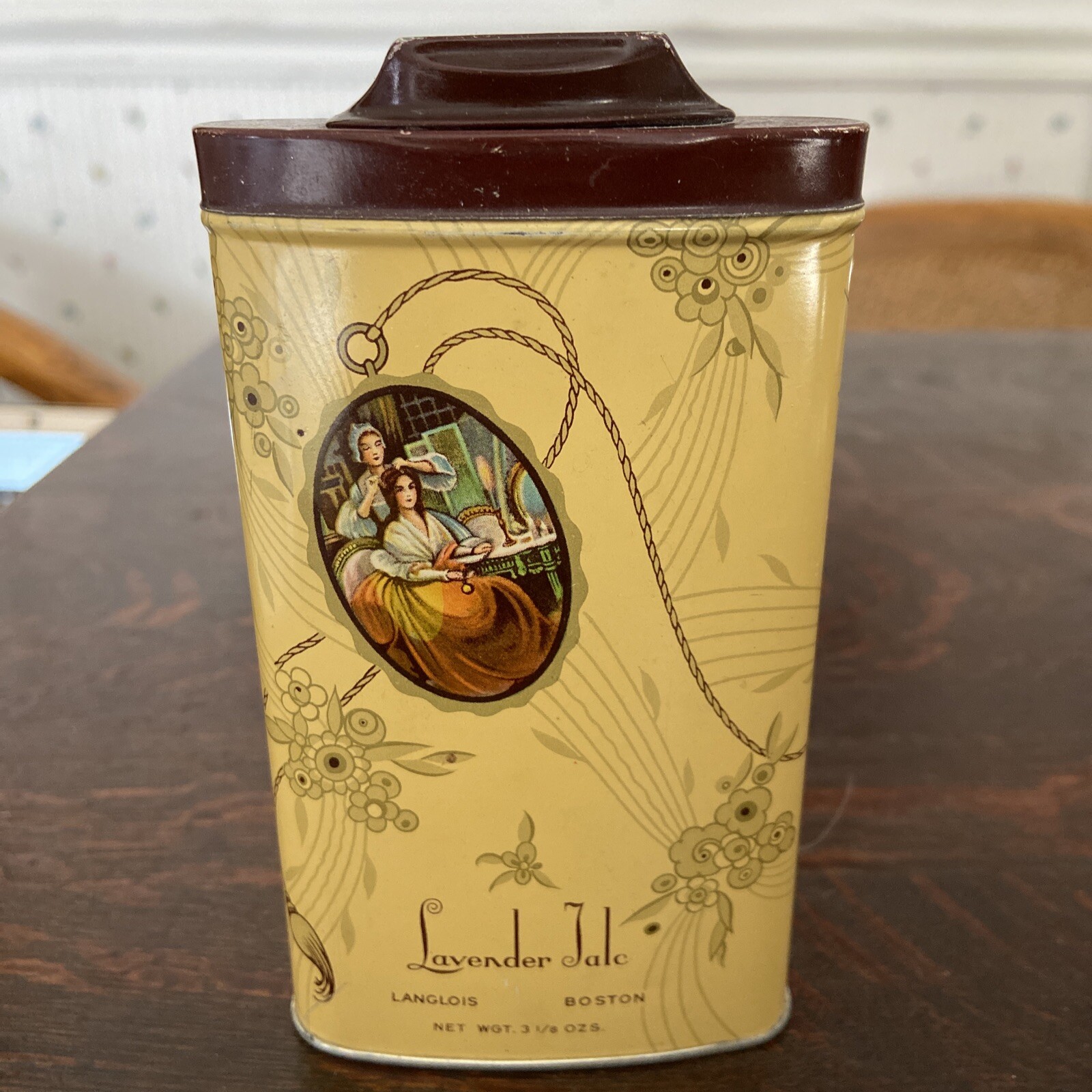 VINTAGE LAVENDER TALC TIN LANGLOIS BOSTON TIN 3 1/8 OZ.  EB43