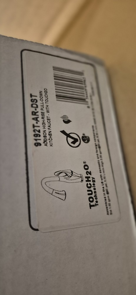 CL DELTA Single Handle Pull-Down Kitchen Faucet 9192T-AR-DST. new