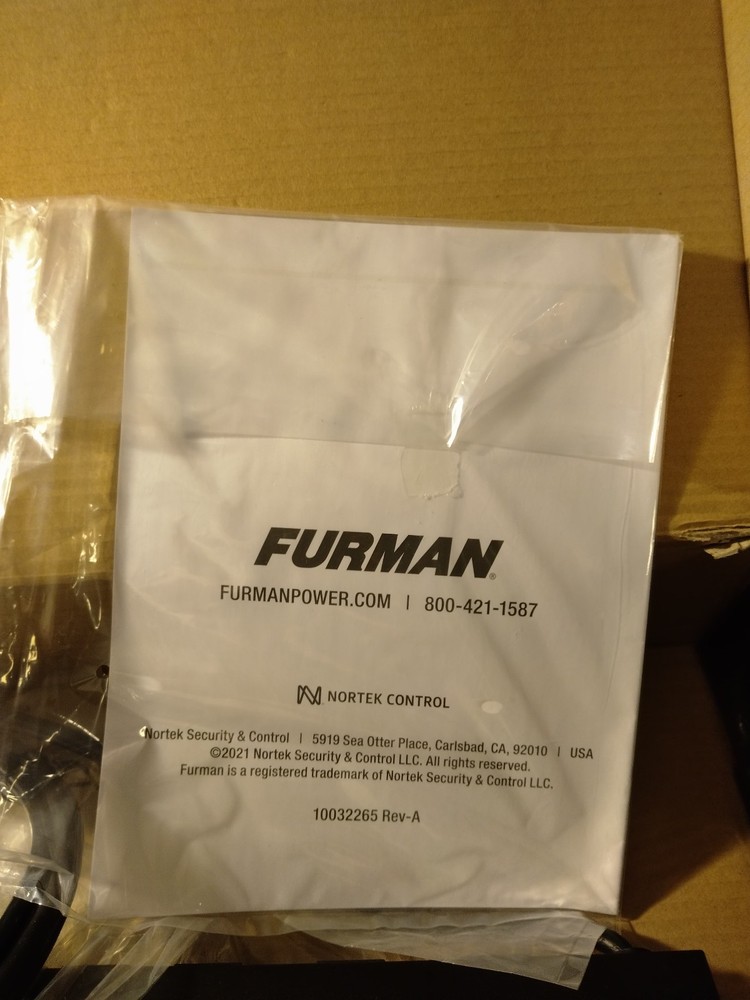 Furman PL-PLUS DMC Power Conditioner With Voltmeter/Ammeter