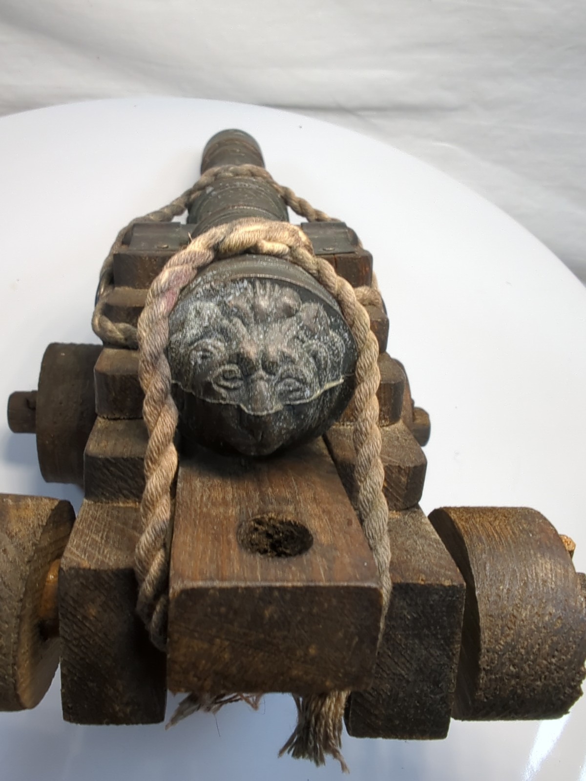 English Naval Cannon Replica XVII Century Cast Iron Oak Carriage NiceDetailing