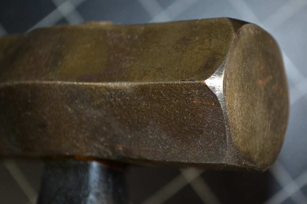 BLACKSMITH ROUNDING FORGING HAMMER - BLACKSMITH MADE - 2 1/2# - UNUSED