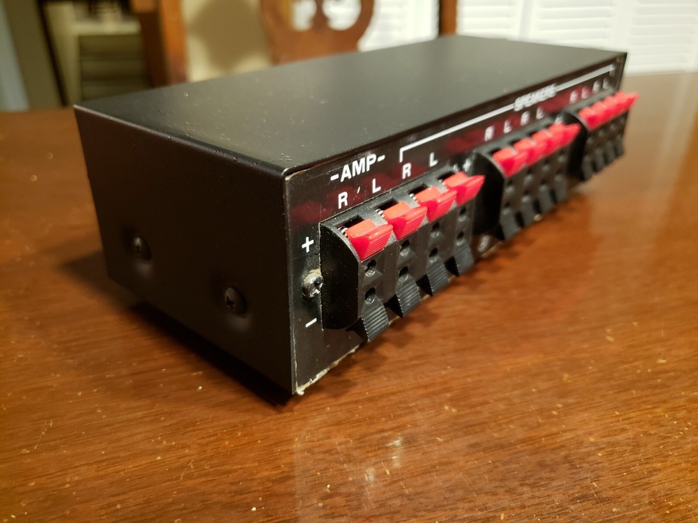 Vanco SS5 Speaker Controller w/Headphone Jack