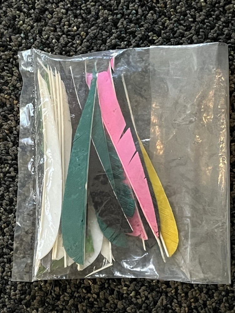 Lot of Archery Feathers – Bulk Bundle