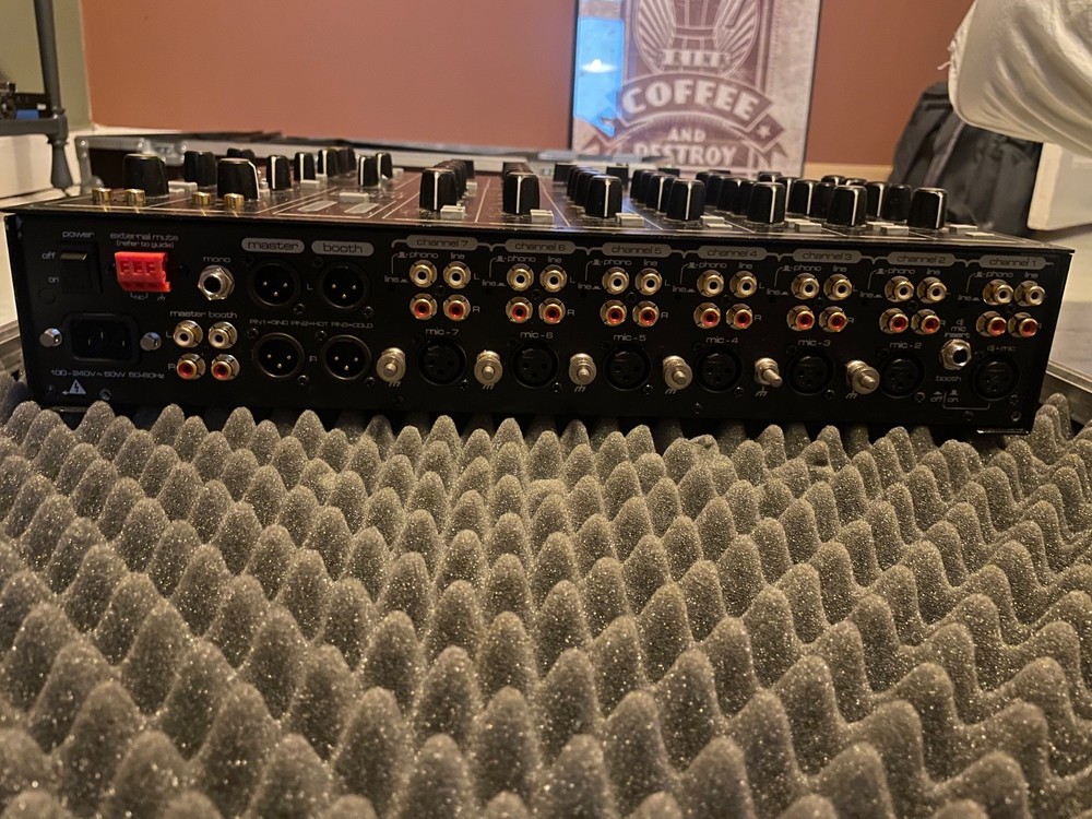 Soundcraft urei 1605