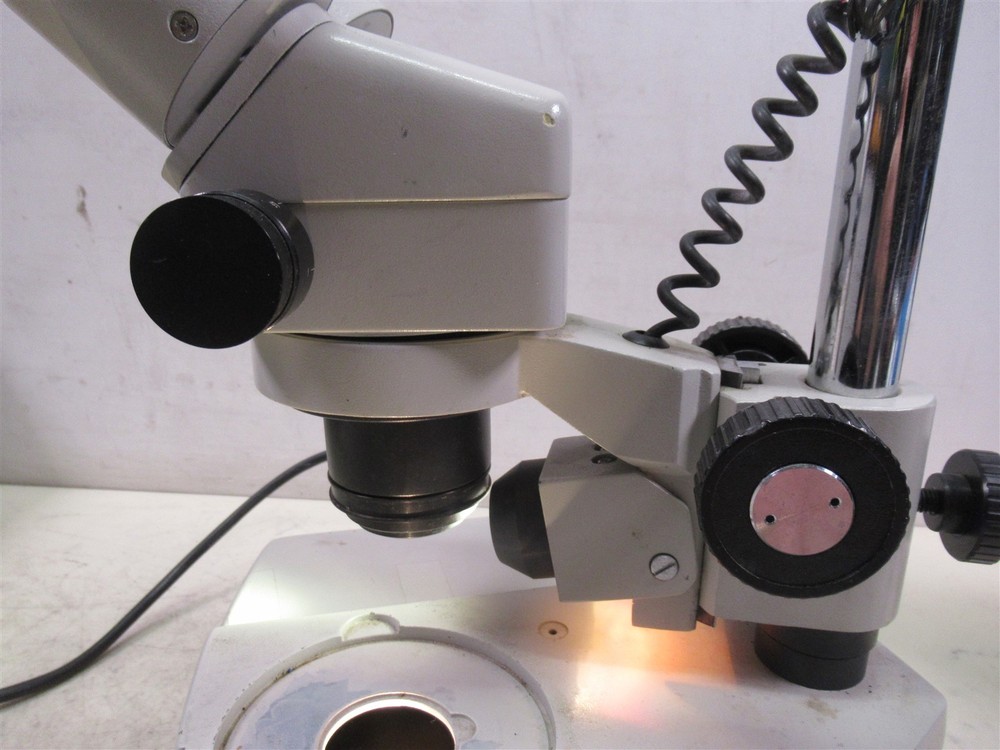 Omano Binocular Stereo Microscope with Boom Stand and Light Source