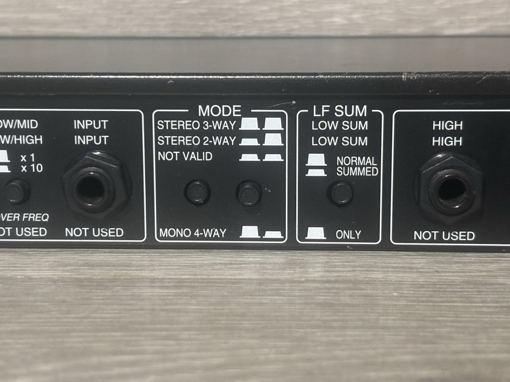 DBX Professional Prodcuts 234 2/3/4-Way Crossover - TESTED & WORKING