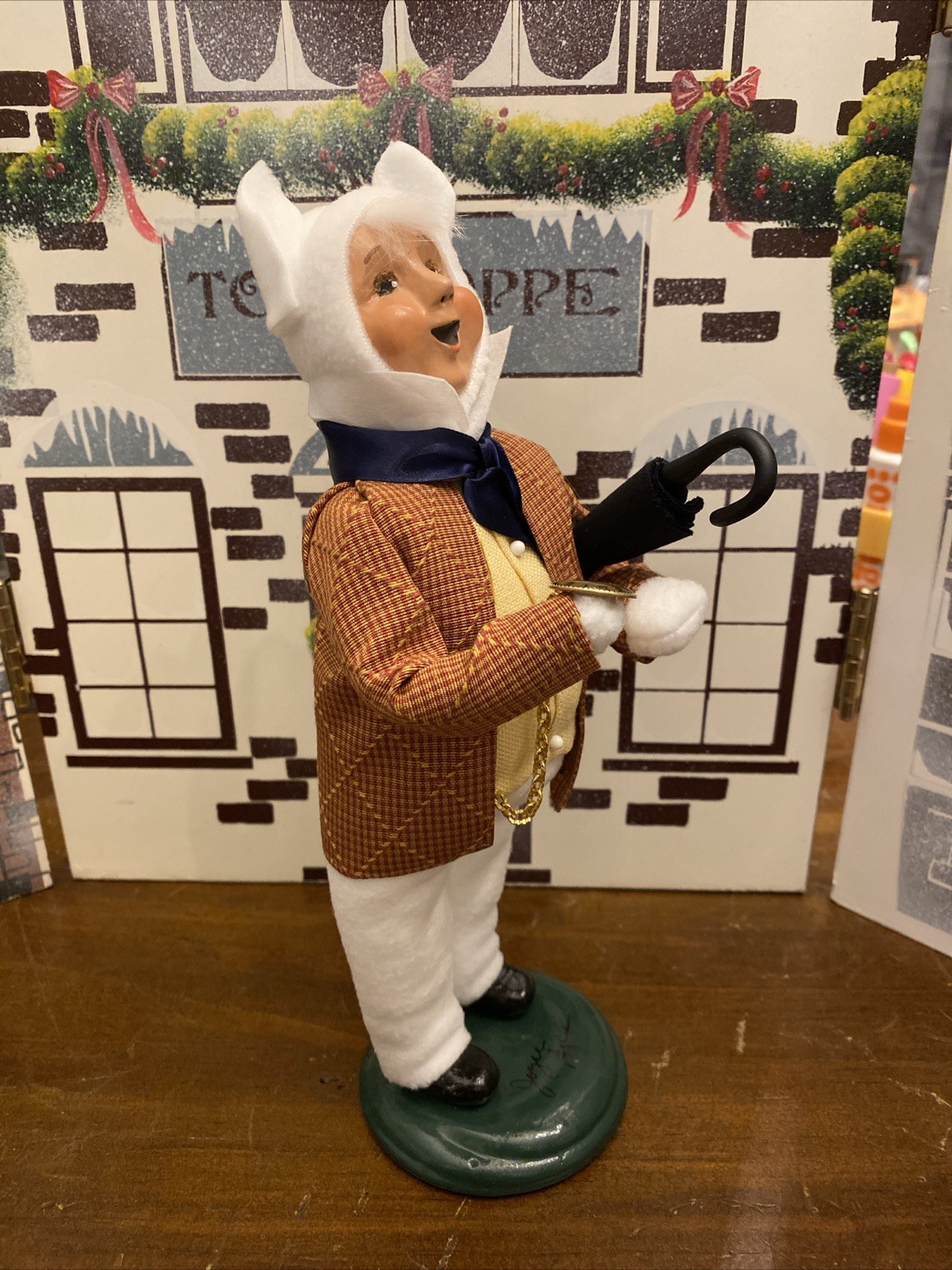 BYERS CHOICE 2024 WONDERLAND RABBIT NEW SIGNED BY JOYCE BYERS