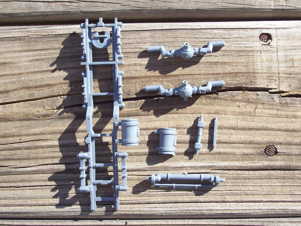 40K Orks Trukk Chassis Bits
