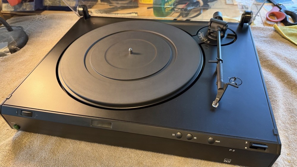 ADS P2 Turntable, Ortofon cart, Direct Drive Auto Return