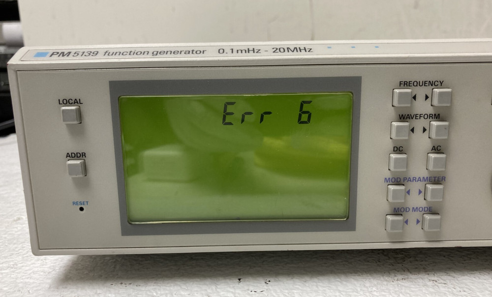 Philips PM 5139/003 Programmable Function Generator 0.1mHz - 20MHz For Parts