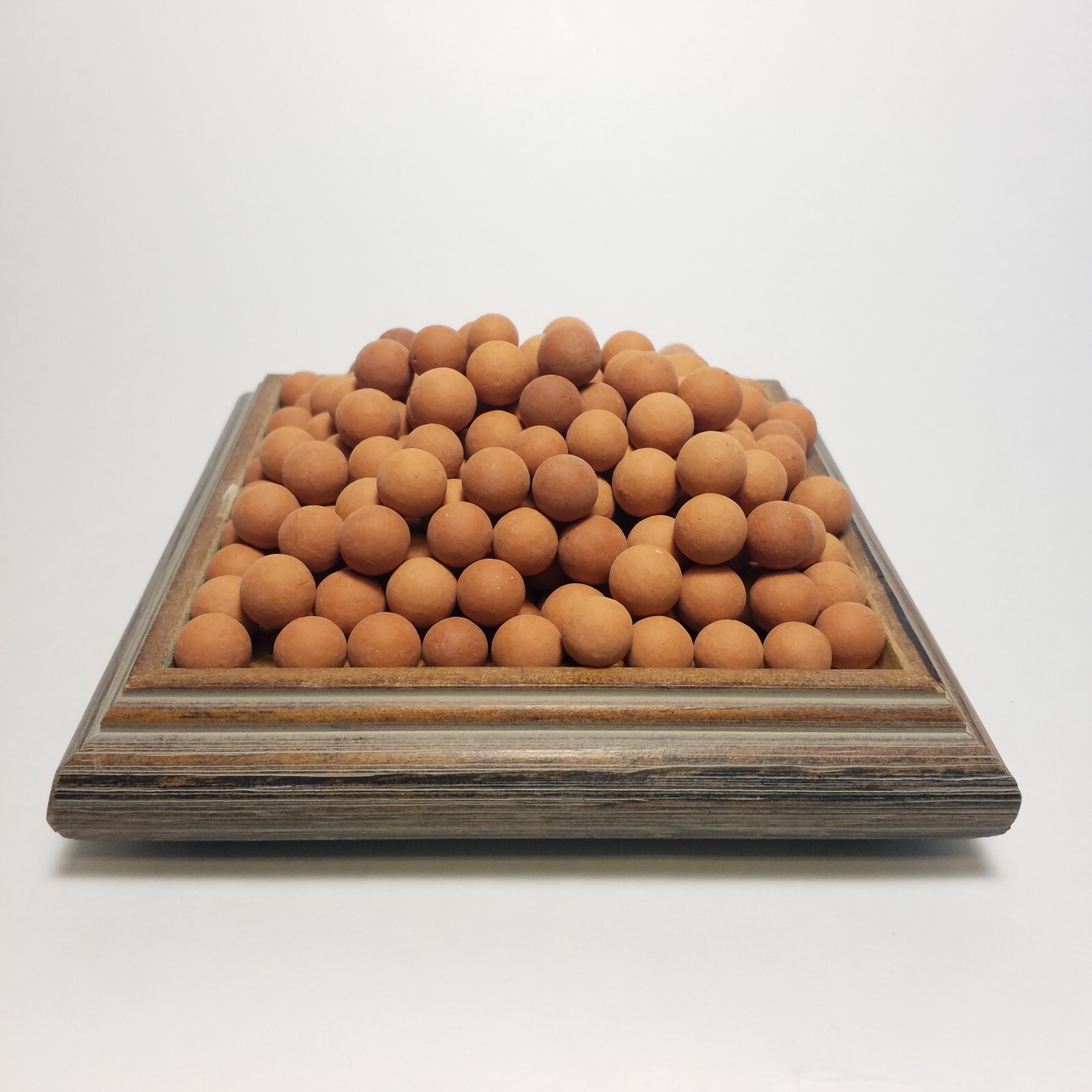 25-piece Shrimp Kit, Mineral Balls, Cholla Wood, Almond Leaves, Alder Cones