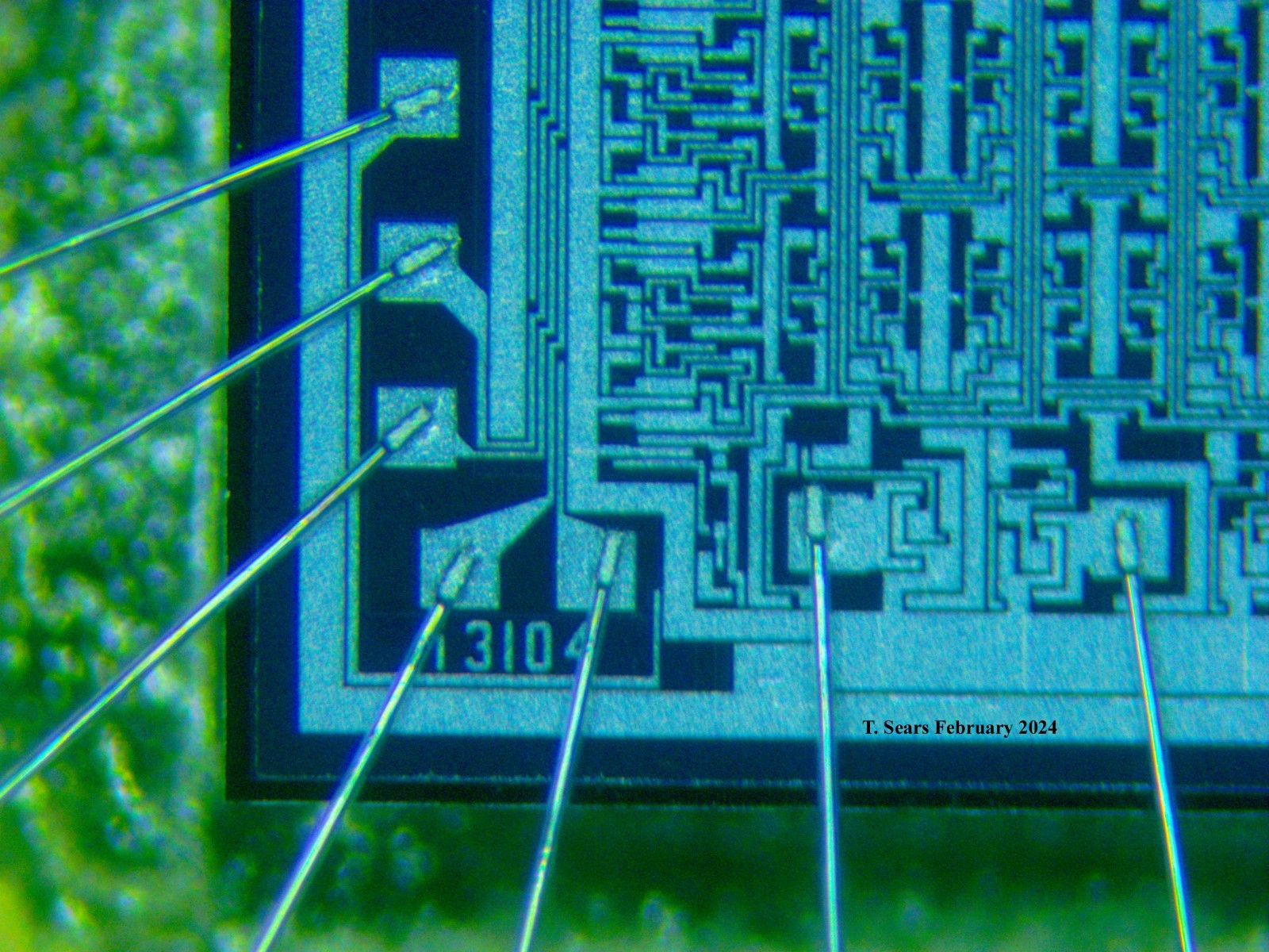 Vintage 1975 Intel C3104 16 bit Content Addressable RAM. White ceramic and gold