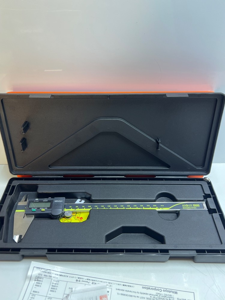 Mitutoyo 500-172-30 CD-8 AX DIgimatic Caliper