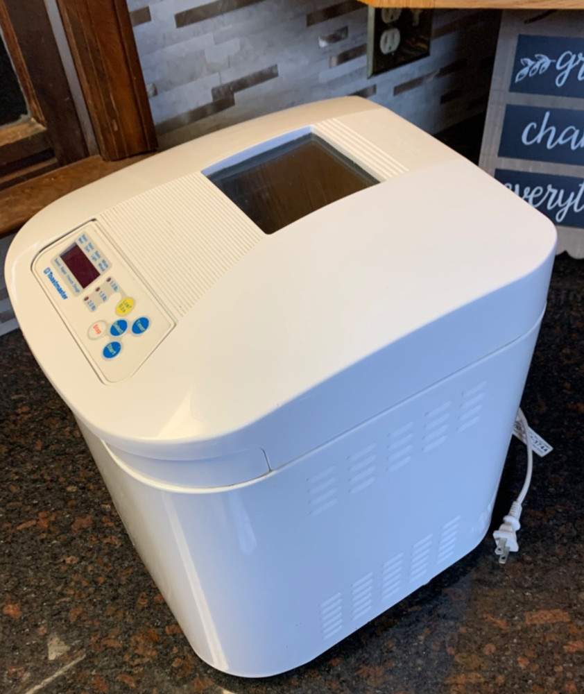 Toastmaster Bread Machine 1148 Bread Maker Horizontal 2 lb Loaf White