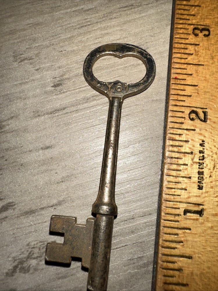 Antique Skeleton Key #Y61 Solid Barrel Legit Antique Key