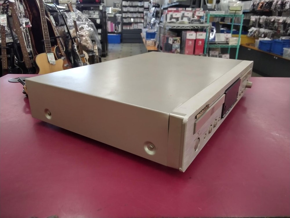 JUNK   Marantz CM6001 CD/MD Combination Player Silver