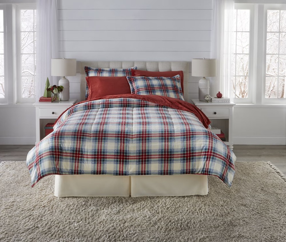 BrylaneHome BH Studio Microfleece Comforter - Queen, Carolina Blue