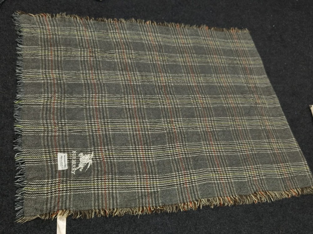 Burberry Rectangle 100% Cashmere Scarf Shawl Wrap