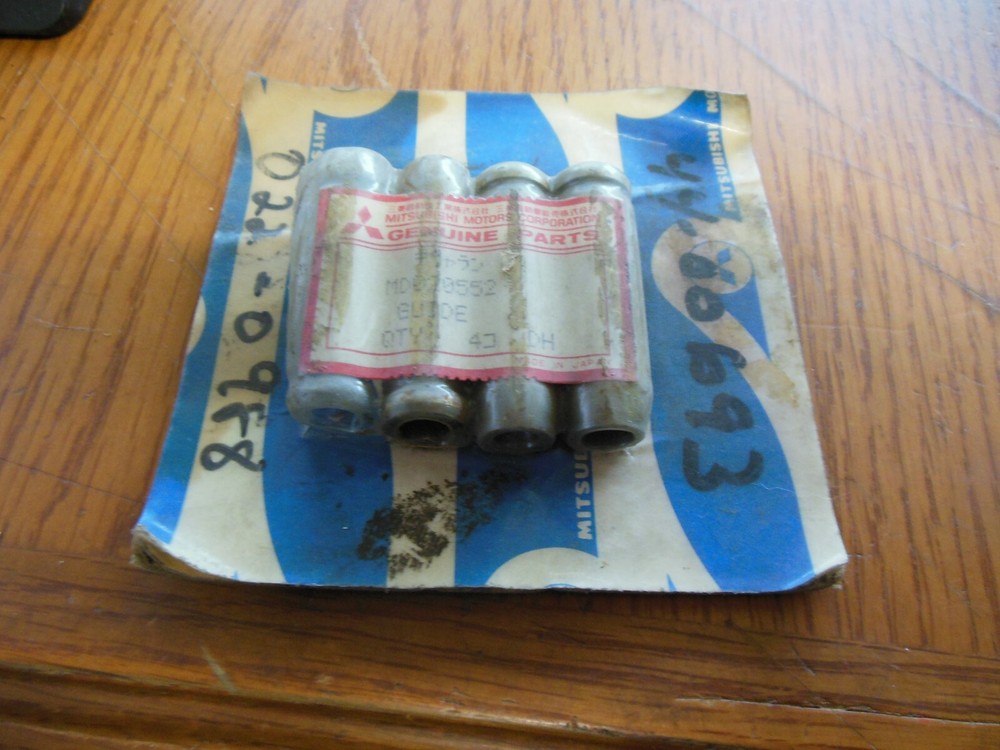 3 OE Mitsubishi MD020552 Engine Valve Guides