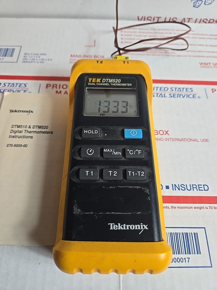 Tektronix DTM520 Dual Channel Digital Testing Thermometer
