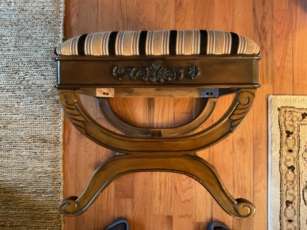 VTG Regency Style Carved Upholstered Bench Entryway Bench