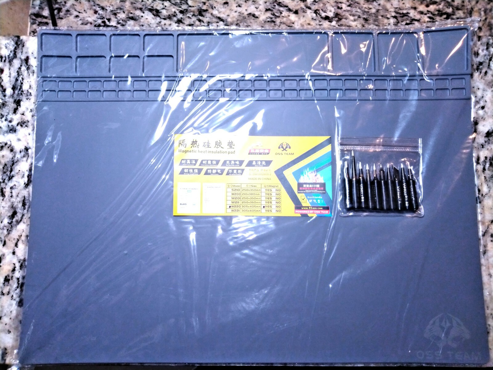 Yihua 995D+ Soldering Station, Kester #44 Solder,Kester 186 Flux, Soldering Mat