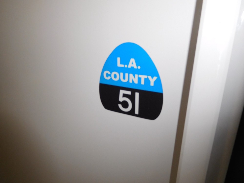 LA COUNTY FIRE DEPT. ENGINE 51 HELMET FRONT SHIELD/MAGNET