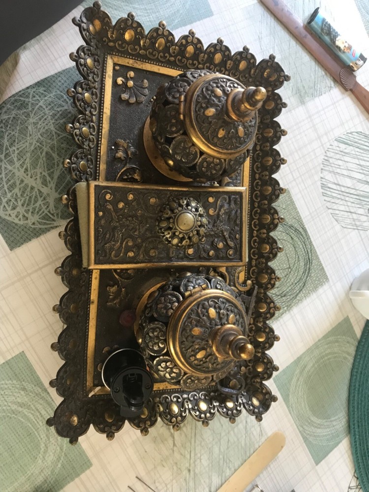 encrier ancien en bronze