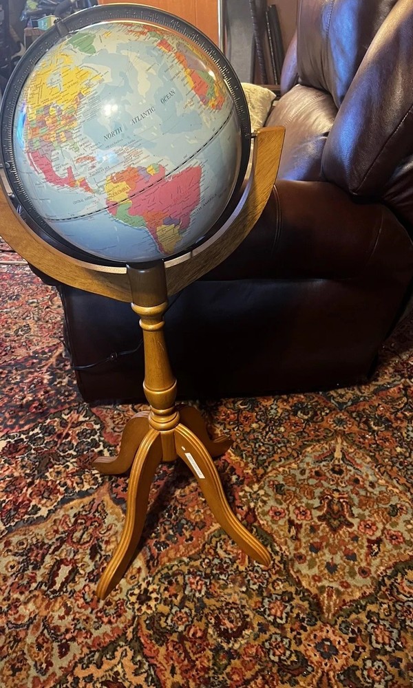 Globe World  Aluminated, Solid Wood Stand Classic 39” Tall