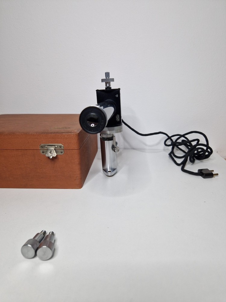 Leitz Wetzlar calibration setting device for dillatometer.