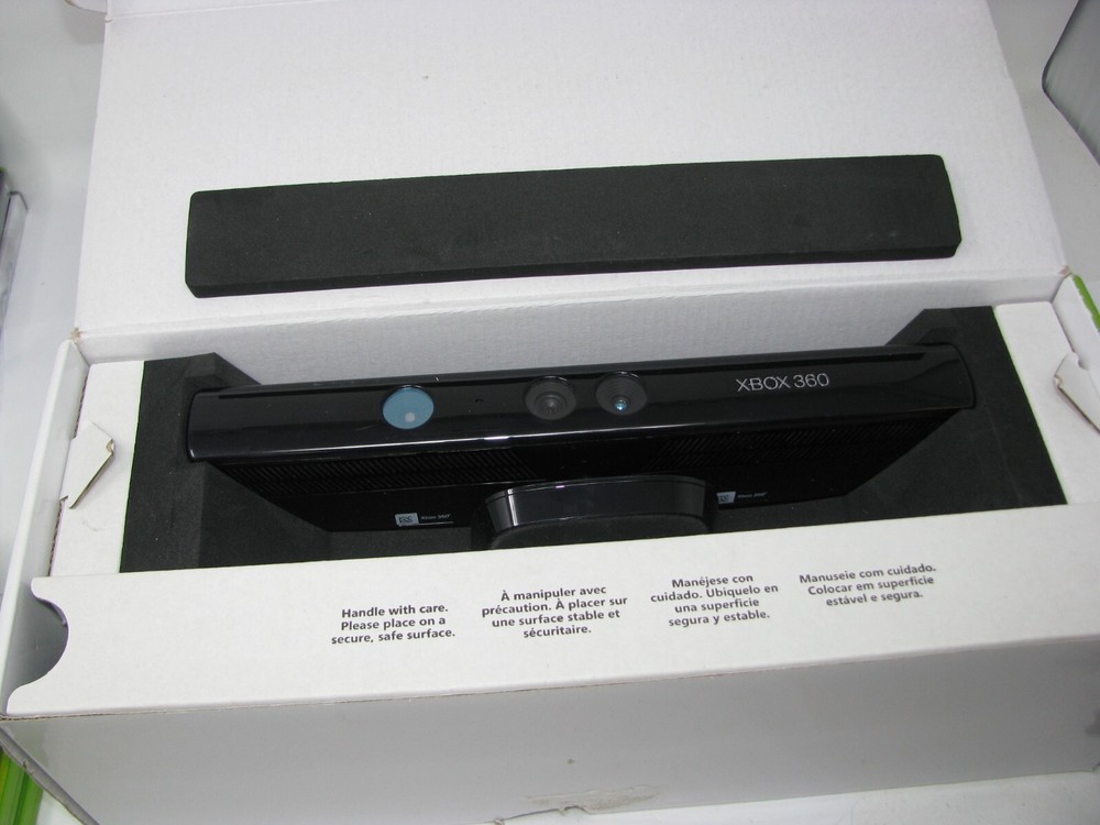 Microsoft Kinect Xbox 360 Sensor 1414 Box is Worn, with Power Cord