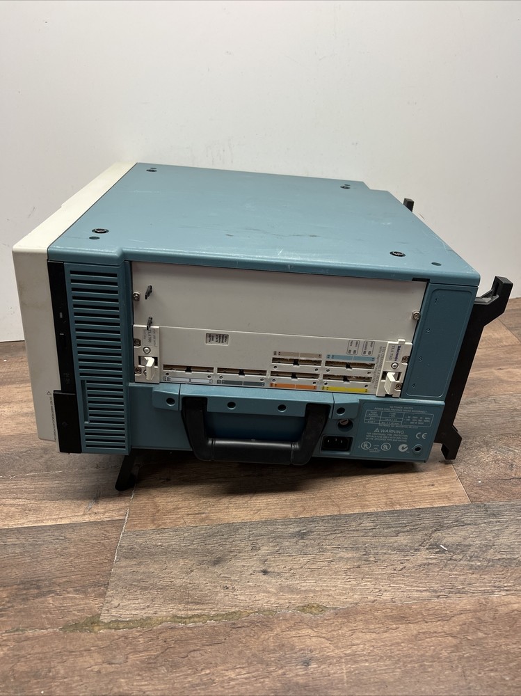 Tektronix TLA715 Logic Analyzer With 7N3 Module