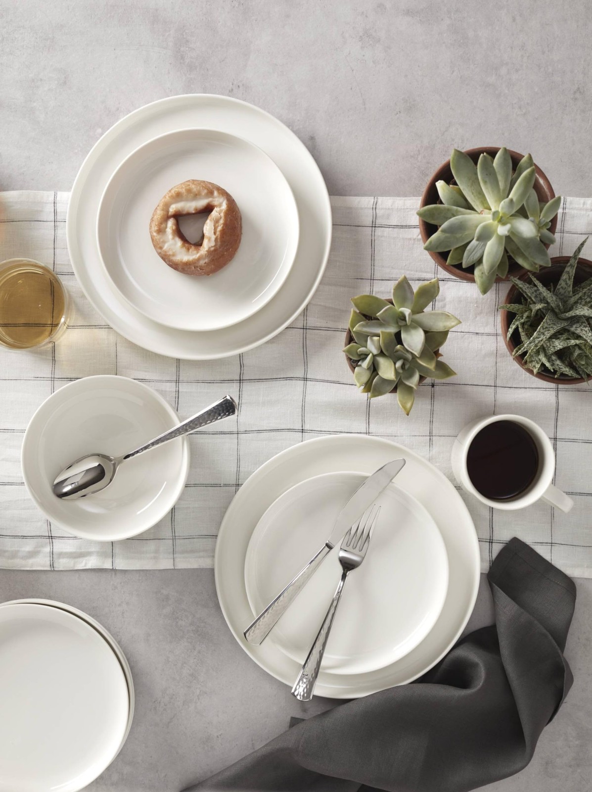 Oneida 896122 Etta 20 Piece Everyday Flatware Set, Service For 4