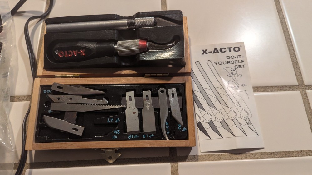 12 By 6" Toolbox Lot Description