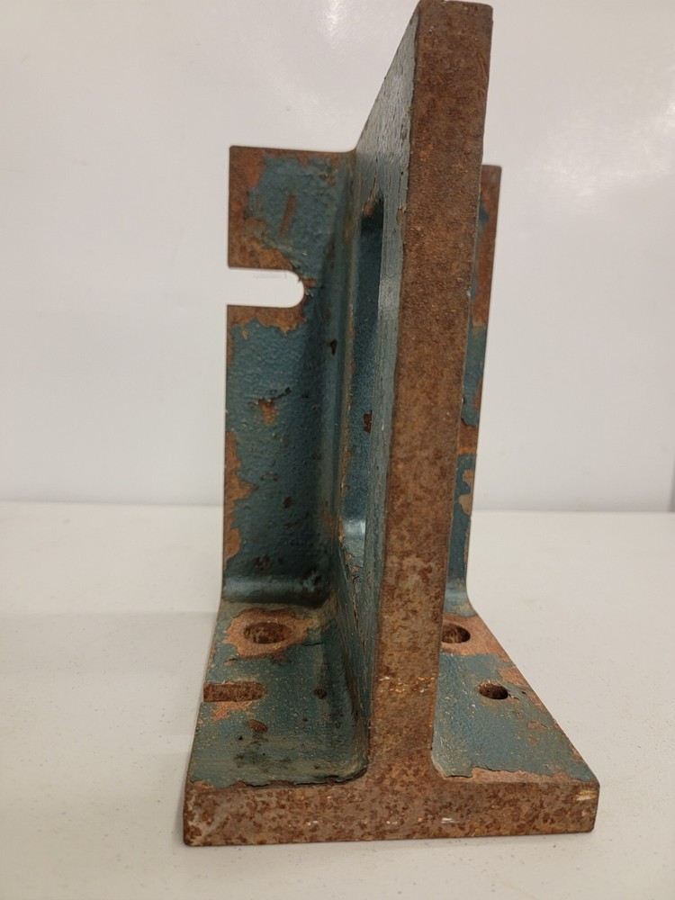 UNKNOWN BRAND UNIVERSAL RIGHT ANGLE IRON, 5 1/2×10×6 Angle 1