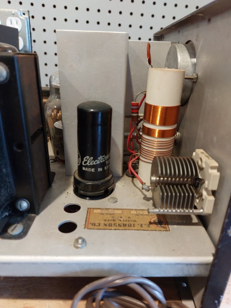 Johnson Viking Adventurer Ham CW Transmitter Assume for Parts or Not Working